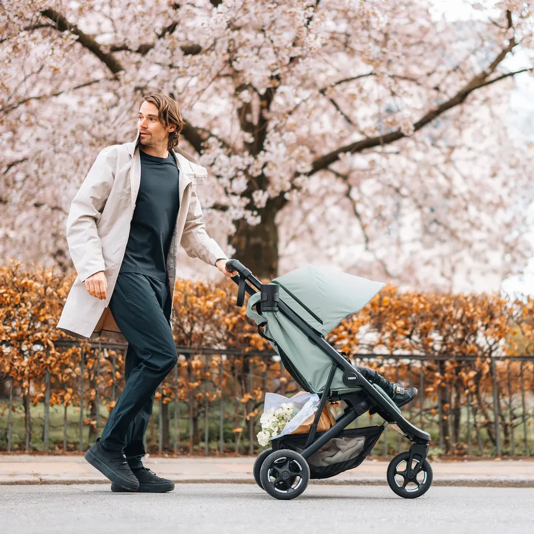 Thule Spring 2 Stroller - Mist Green on Black