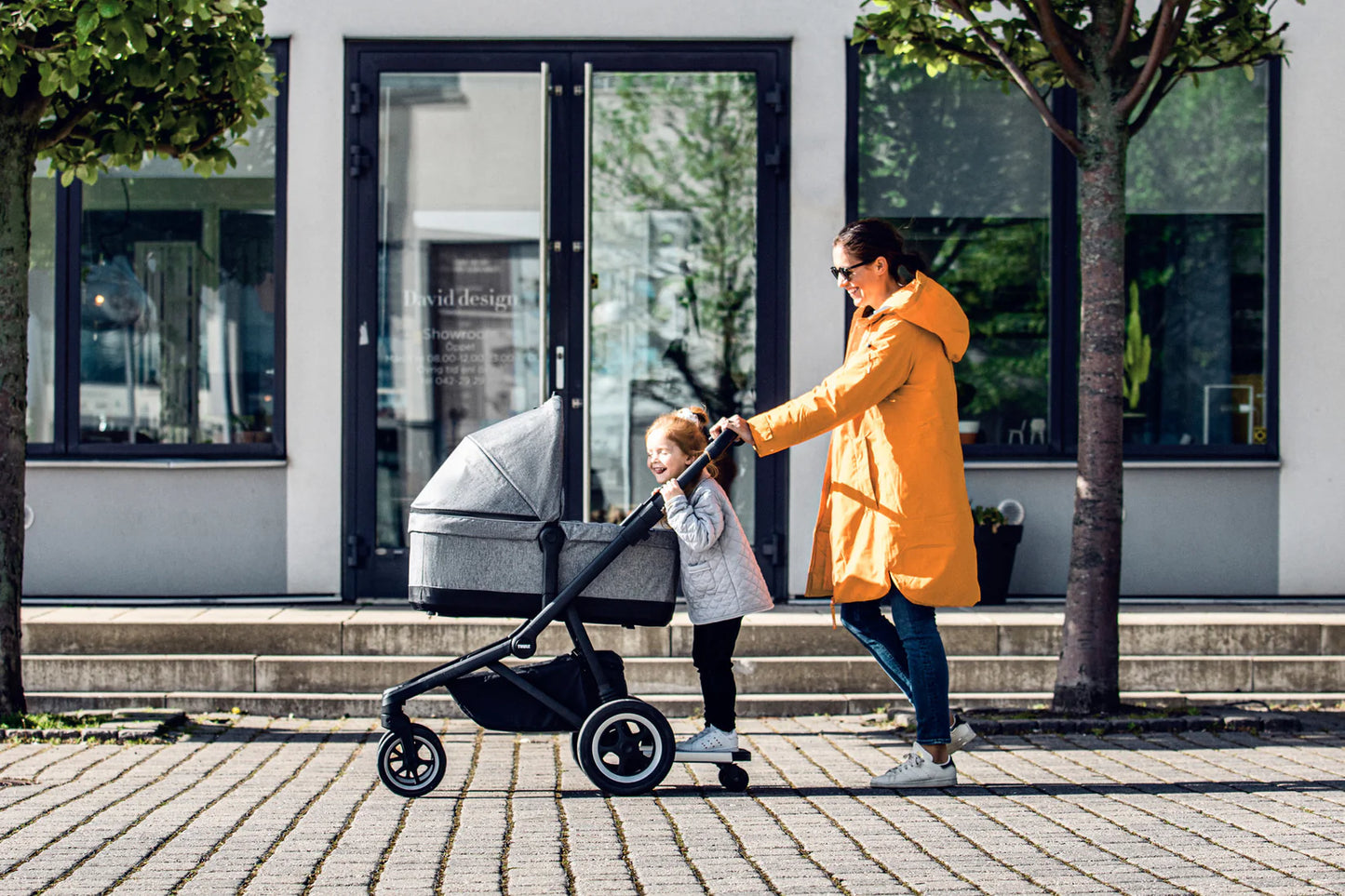 Thule Sleek + Thule Sleek Bassinet